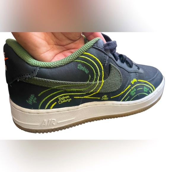 NIKE AIR FORCE 1 GS LOW BLACK / GREEN / MULTICOLOR Youth Size 7Y DV2204 001 - Picture 8 of 10